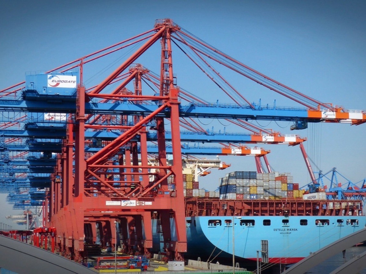 Stores delivered alongside at the berth